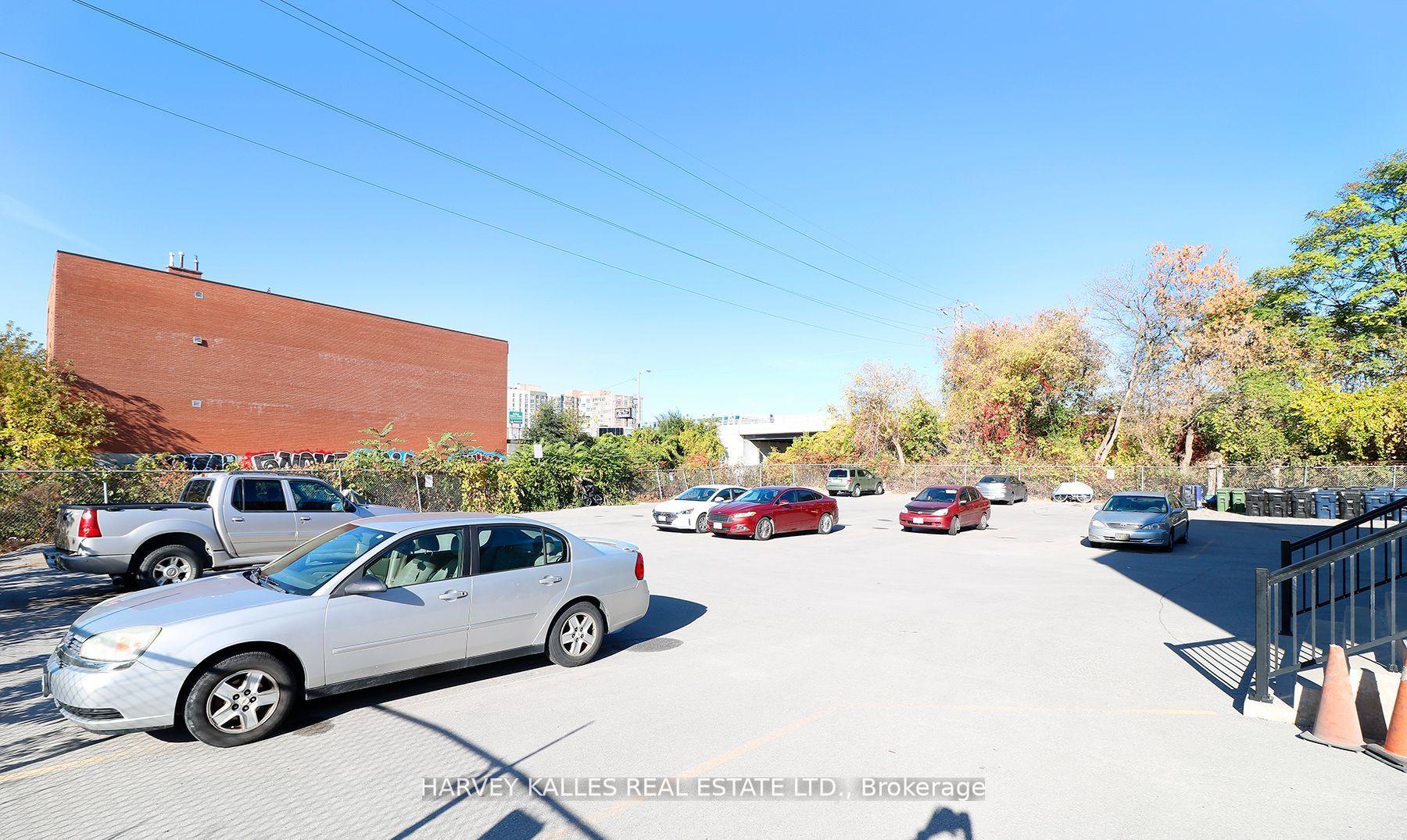 Photo 15 of Unit 209, 500 Gilbert Avenue, Toronto, Caledonia-Fairbank — HOMEH