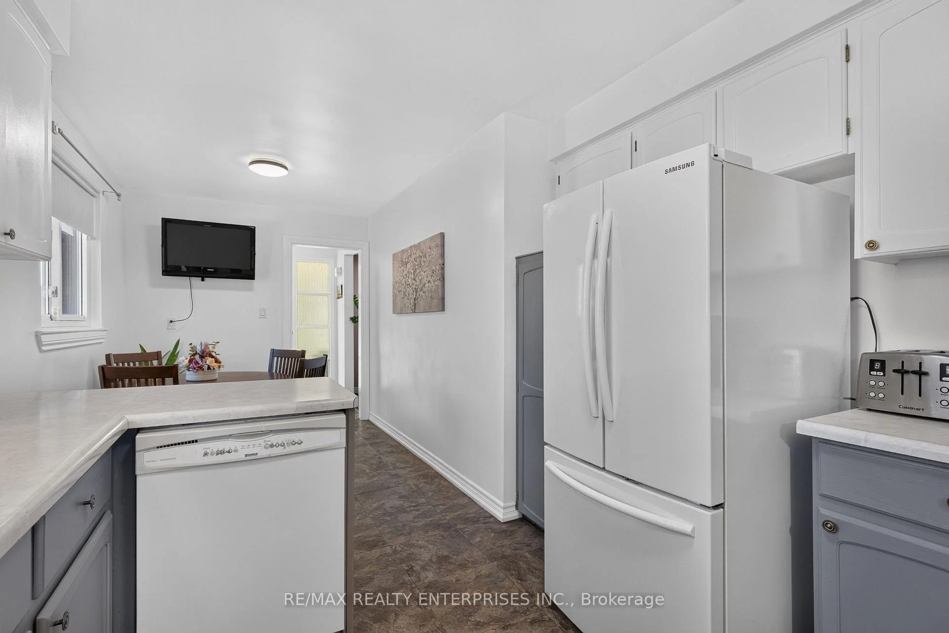 Photo 7 of 1083 Melton Drive, Mississauga, Lakeview — HOMEH