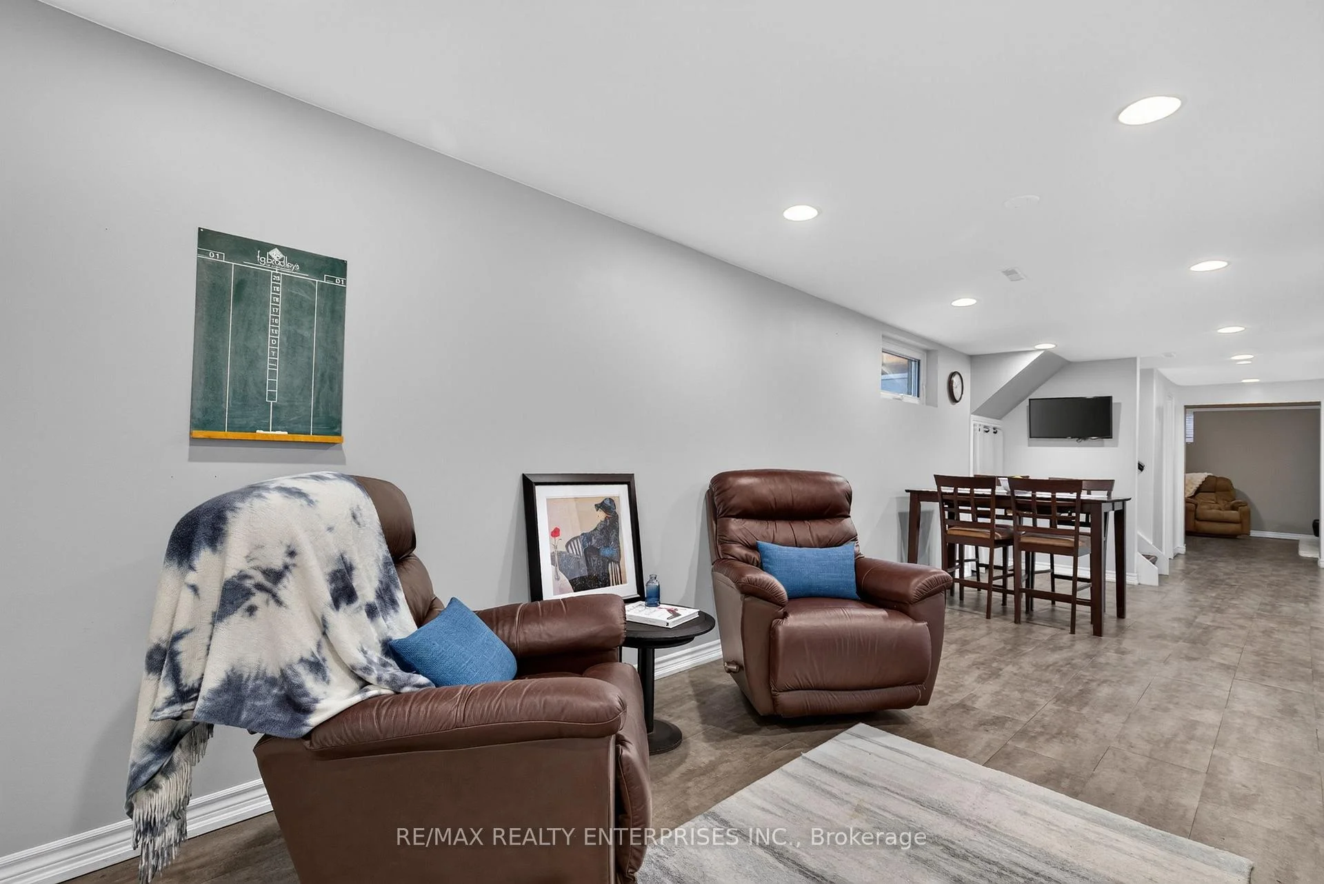 Photo 32 of 1083 Melton Drive, Mississauga, Lakeview — HOMEH