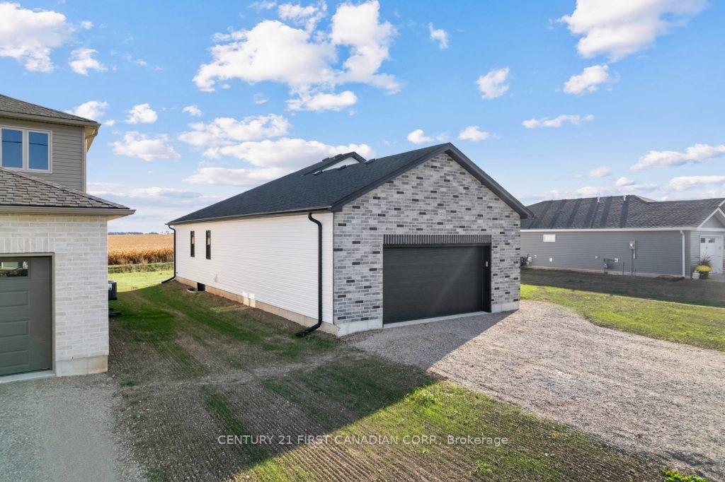 Photo 5 of 95 Victoria Avenue E, South Huron, Stephen — HOMEH