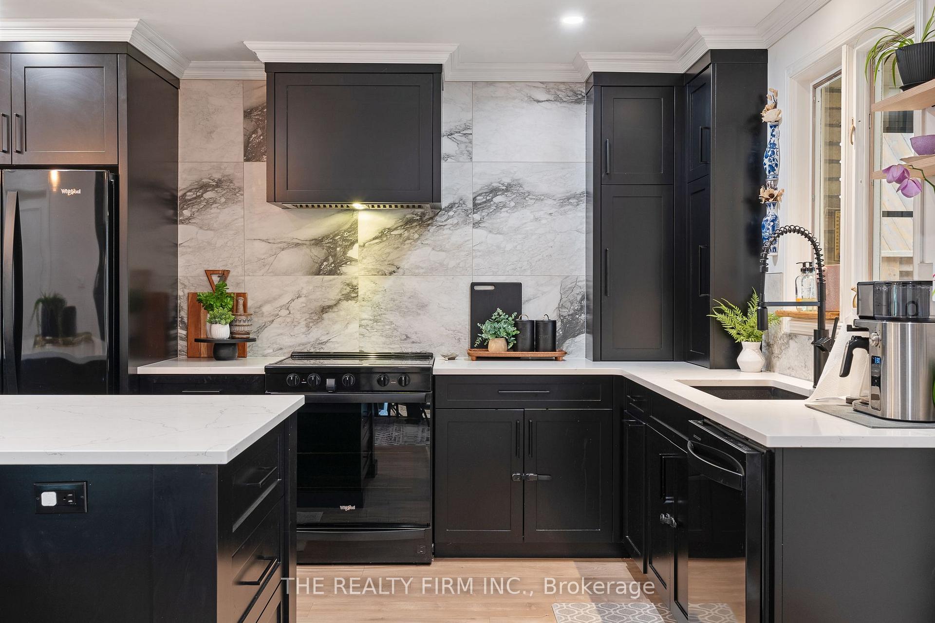 Photo 12 of 7 Somerset Crescent, London, South K — HOMEH