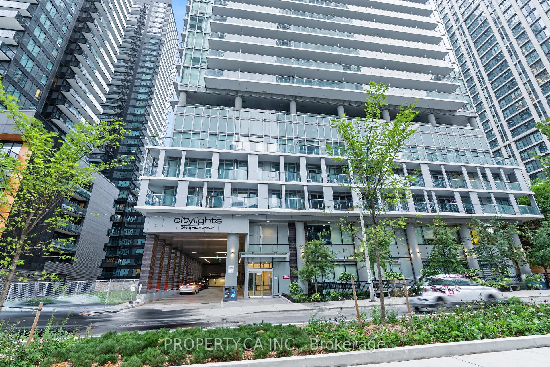 Front of Unit 3011, 99 Broadway Avenue