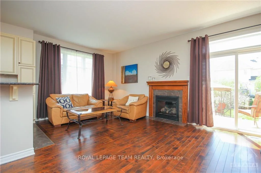 Photo 10 of 174 Mojave Crescent, Ottawa, Stittsville (North) — HOMEH