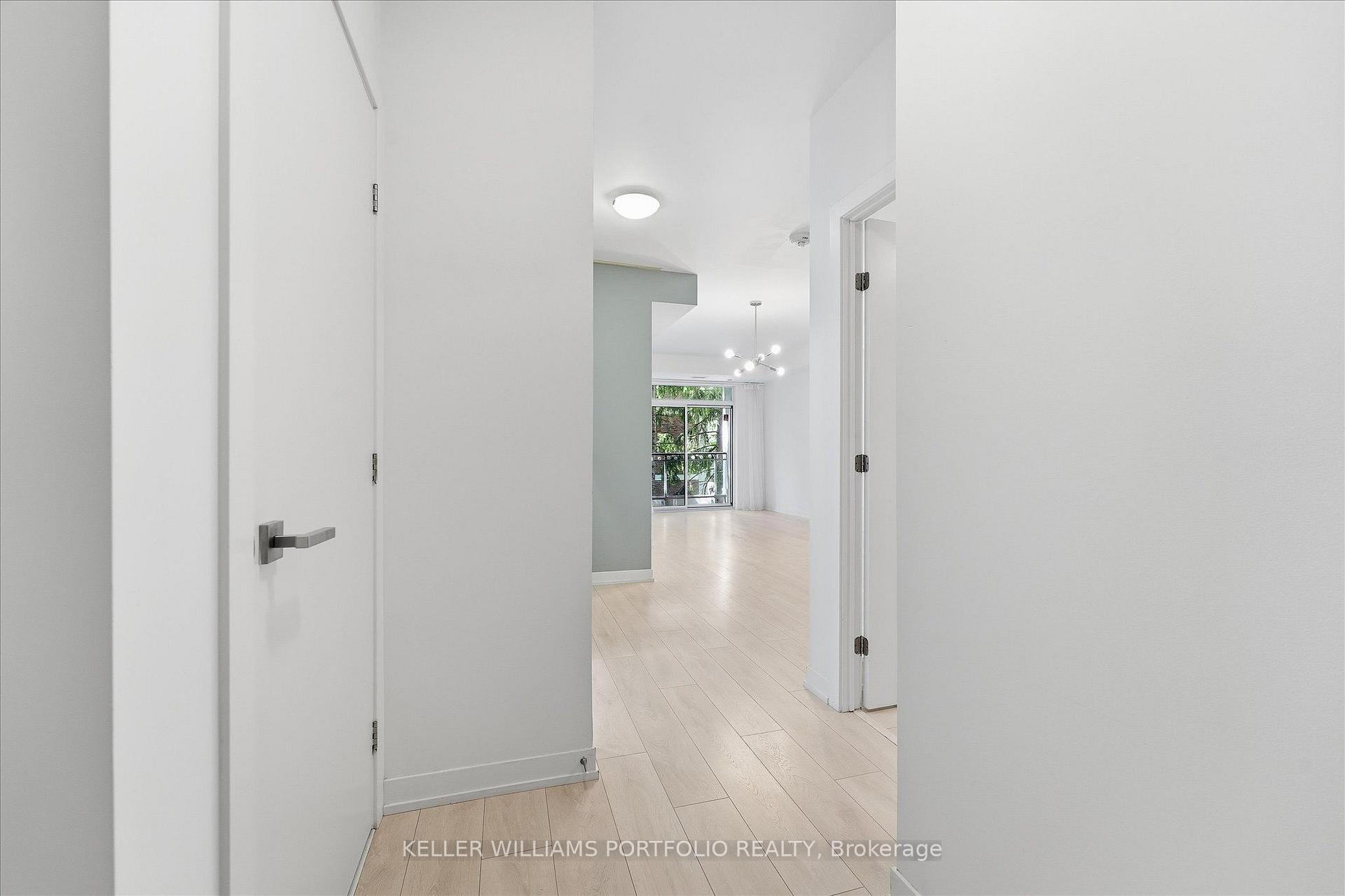 Photo 4 of Unit 306, 223 St. Clair Avenue W, Toronto, Casa Loma — HOMEH