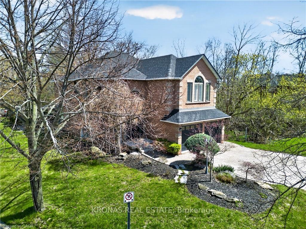 Photo 2 of 85 Waterford Crescent, Hamilton, Lakeshore — HOMEH
