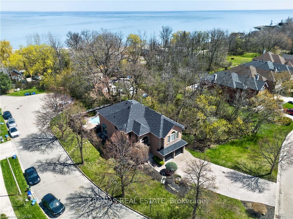 Photo 3 of 85 Waterford Crescent, Hamilton, Lakeshore — HOMEH