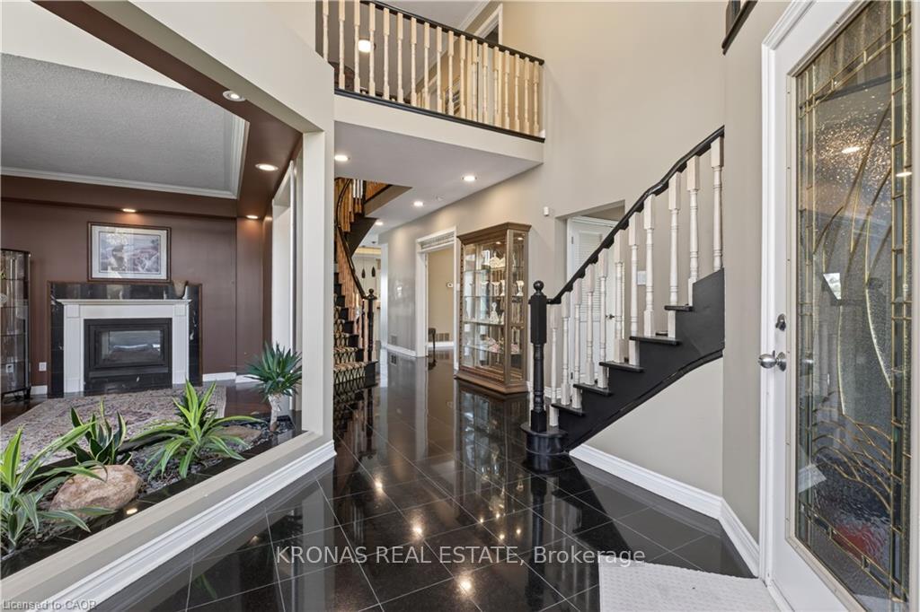 Photo 6 of 85 Waterford Crescent, Hamilton, Lakeshore — HOMEH