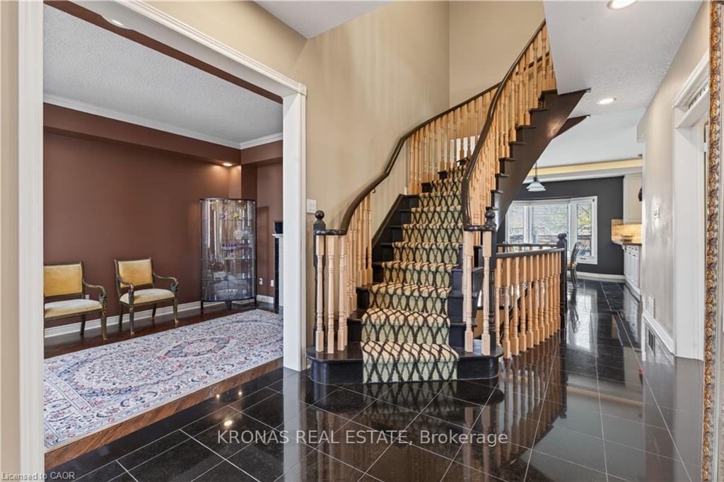 Photo 7 of 85 Waterford Crescent, Hamilton, Lakeshore — HOMEH