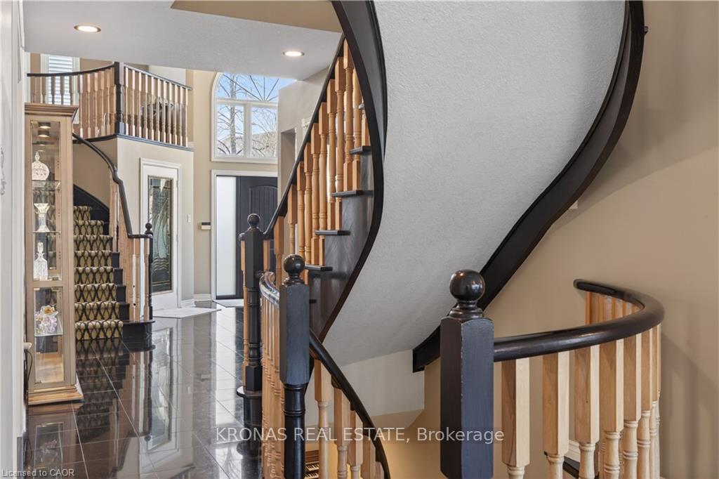 Photo 8 of 85 Waterford Crescent, Hamilton, Lakeshore — HOMEH