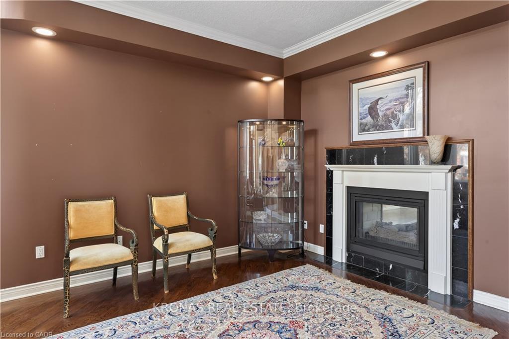 Photo 11 of 85 Waterford Crescent, Hamilton, Lakeshore — HOMEH
