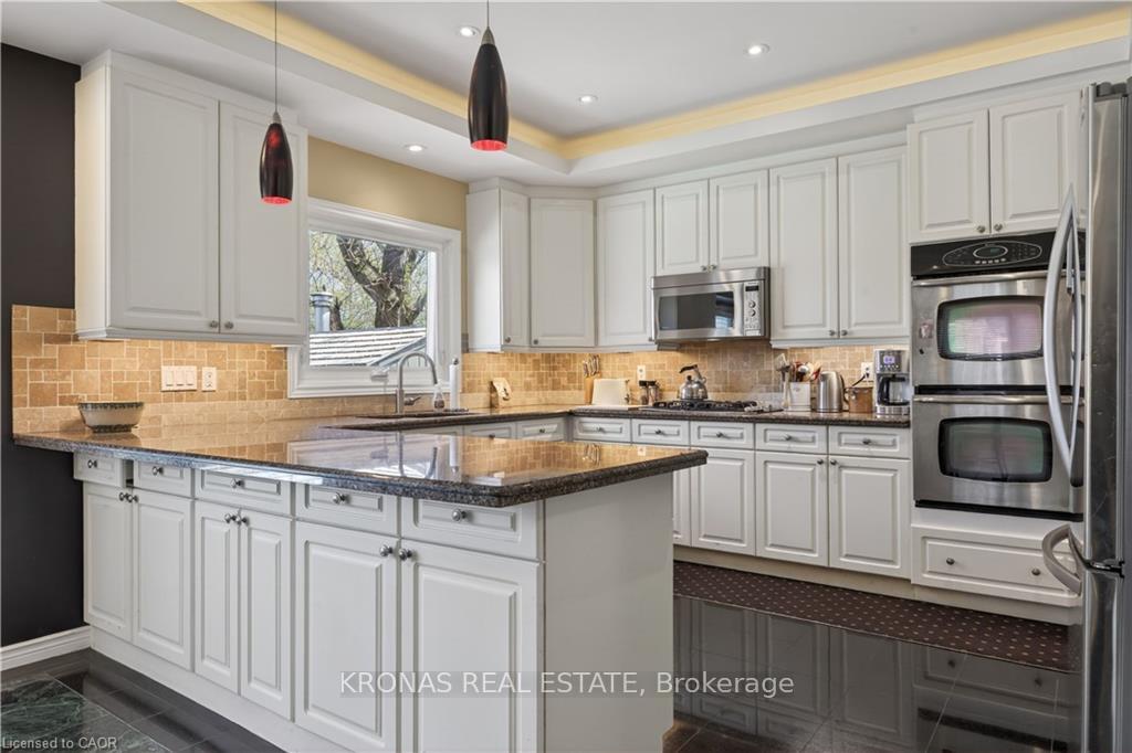 Photo 18 of 85 Waterford Crescent, Hamilton, Lakeshore — HOMEH