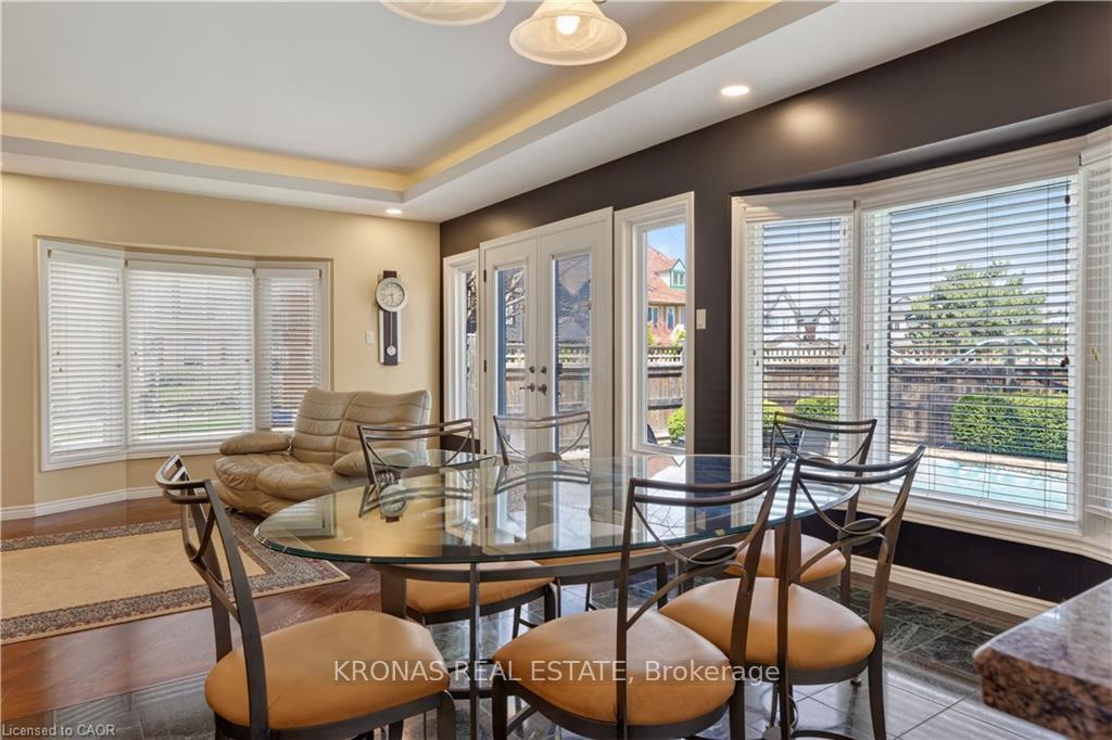 Photo 23 of 85 Waterford Crescent, Hamilton, Lakeshore — HOMEH