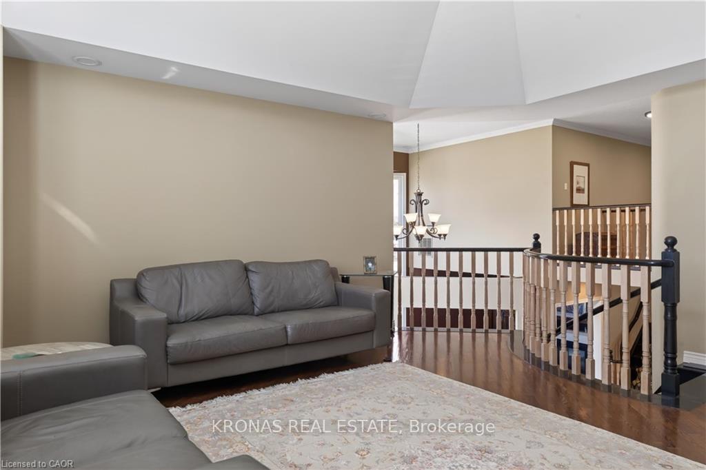 Photo 25 of 85 Waterford Crescent, Hamilton, Lakeshore — HOMEH