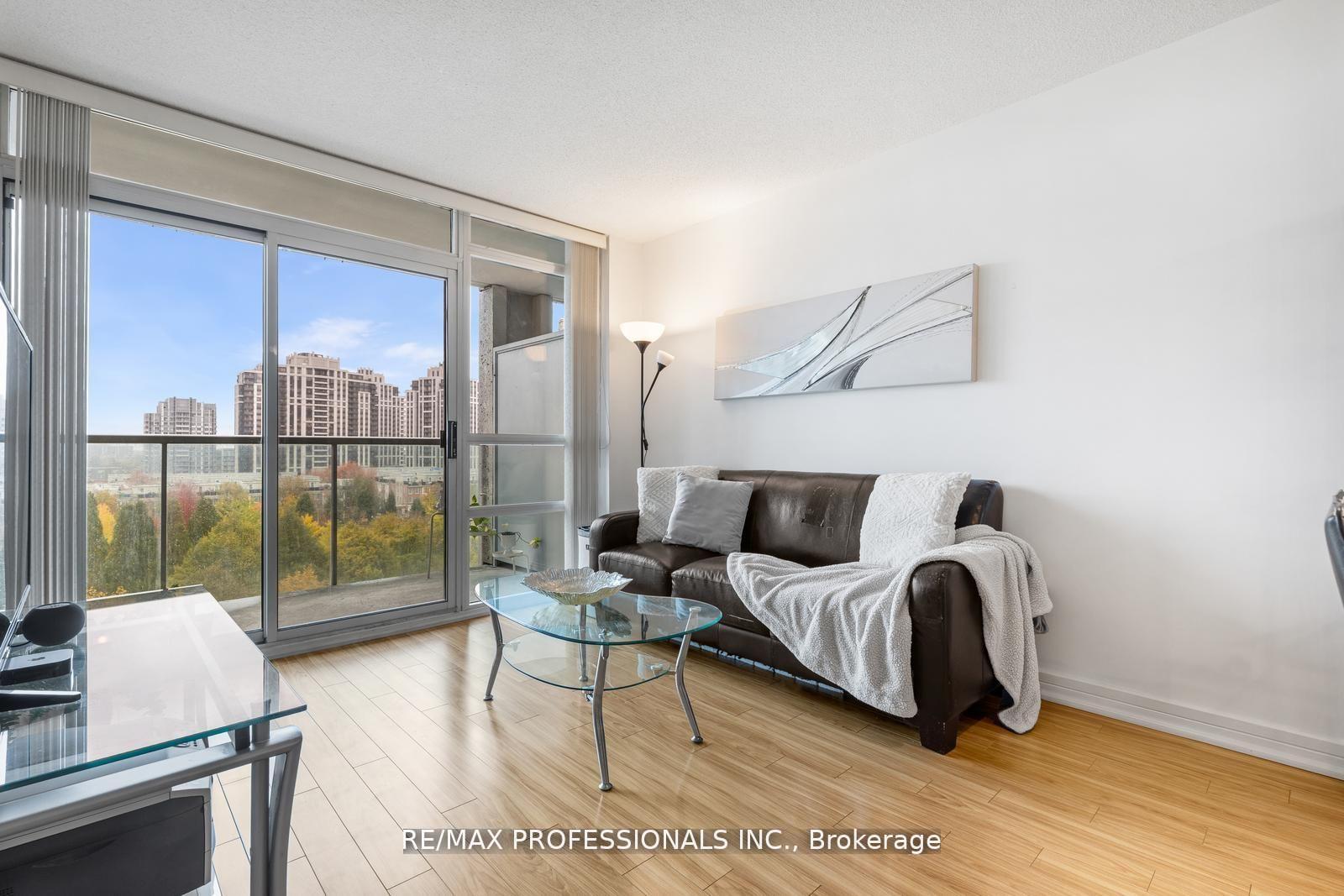 Photo 12 of Unit 706, 18 Harrison Garden Boulevard, North York, Willowdale East — HOMEH