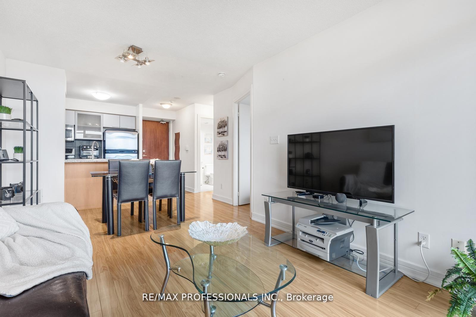 Photo 14 of Unit 706, 18 Harrison Garden Boulevard, North York, Willowdale East — HOMEH
