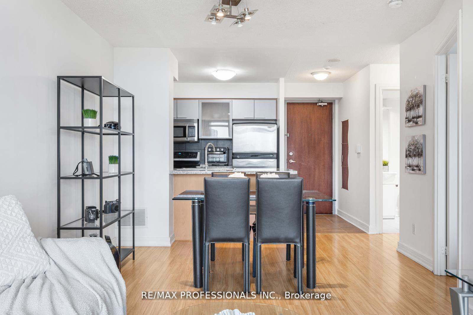 Photo 15 of Unit 706, 18 Harrison Garden Boulevard, North York, Willowdale East — HOMEH