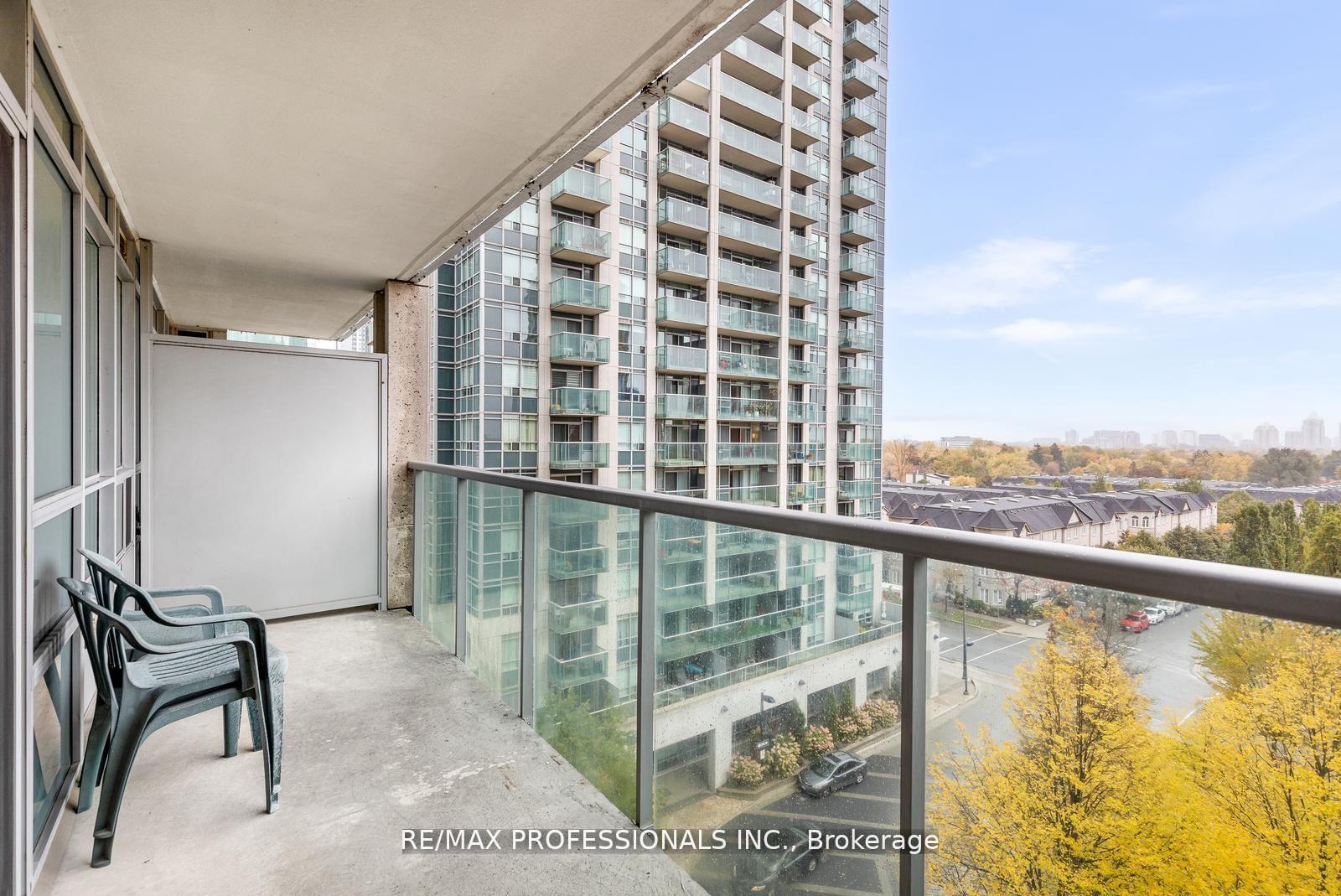 Photo 17 of Unit 706, 18 Harrison Garden Boulevard, North York, Willowdale East — HOMEH