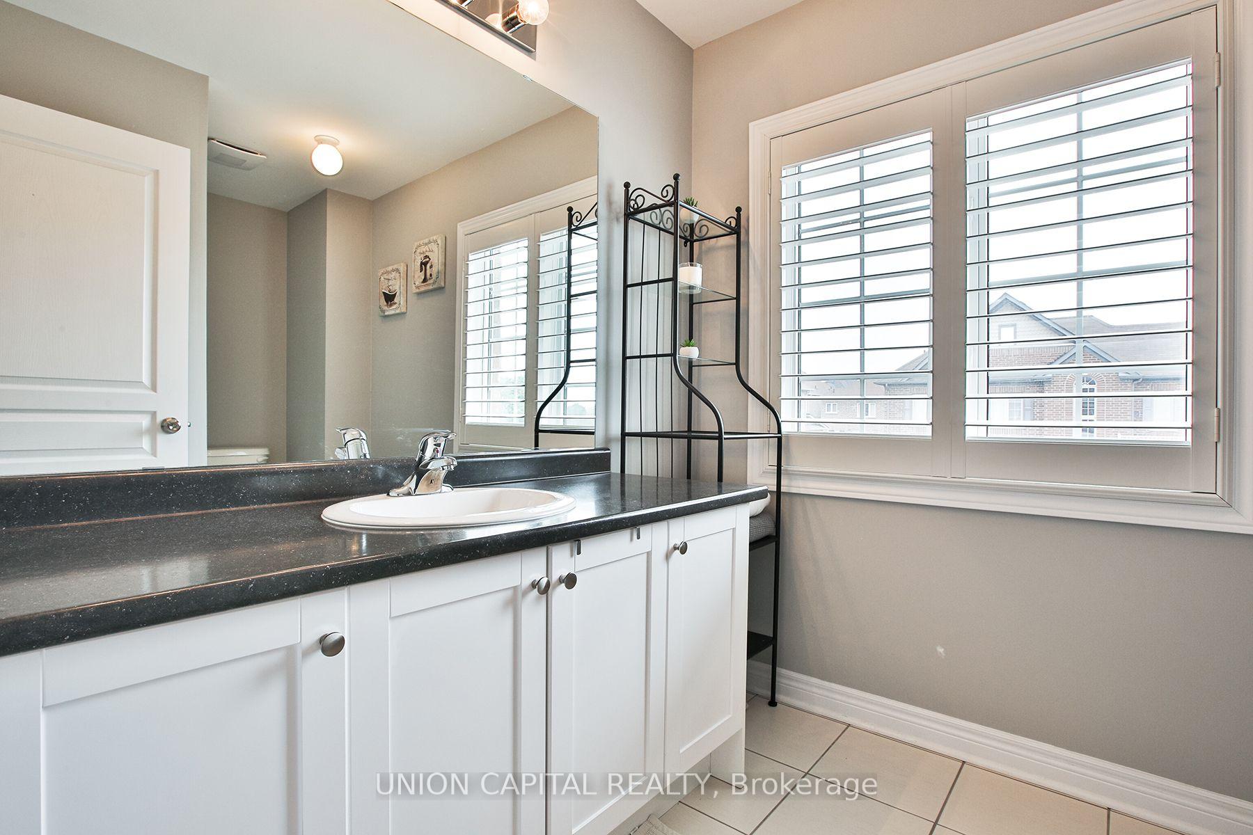 Photo 35 of 50 Christian Ritter Drive, Markham, Berczy — HOMEH