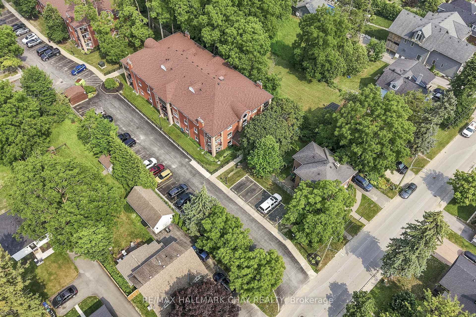 Photo 3 of Unit 201, 131 Clapperton Street, Barrie, Wellington — HOMEH