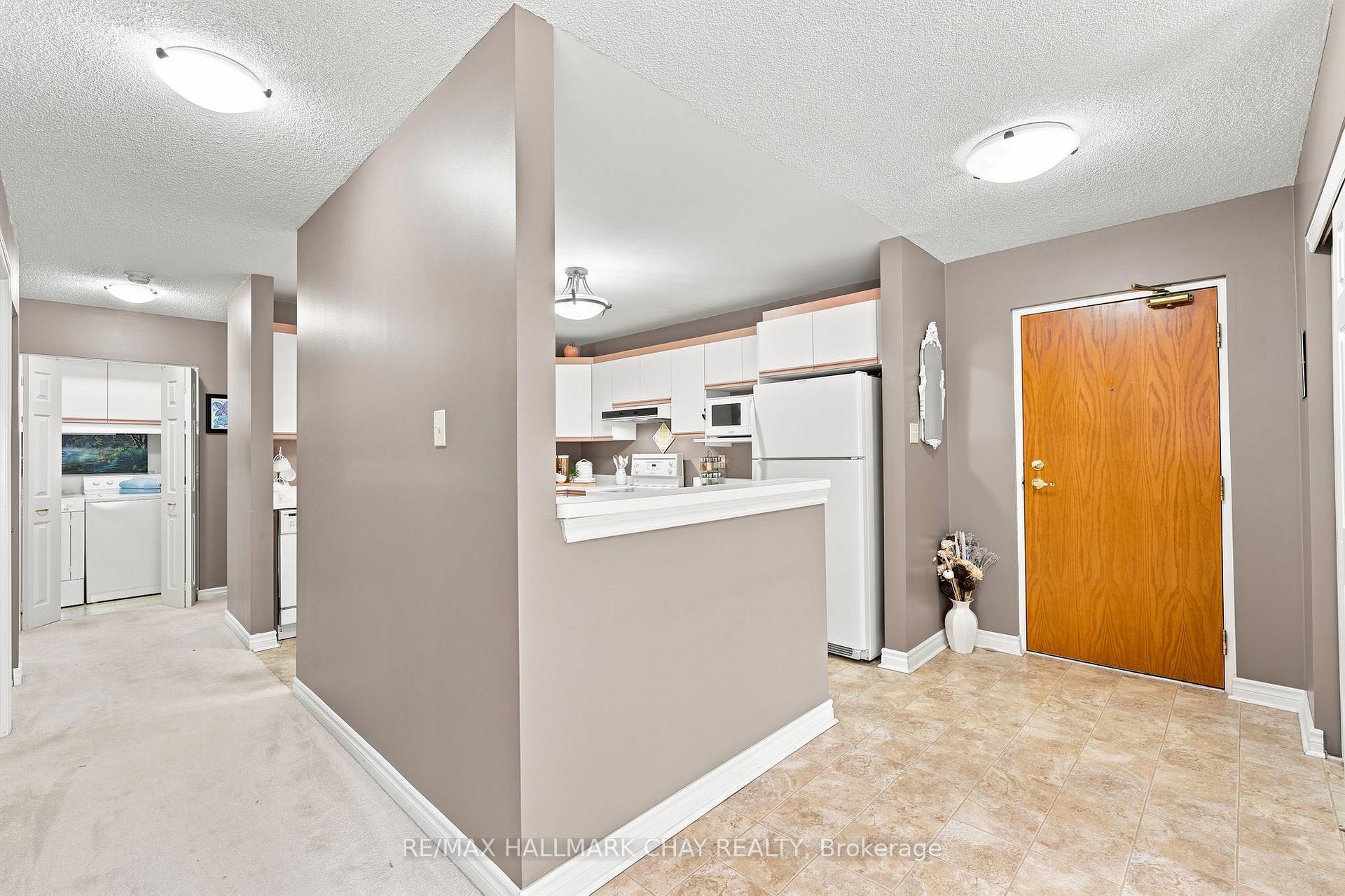 Photo 4 of Unit 201, 131 Clapperton Street, Barrie, Wellington — HOMEH