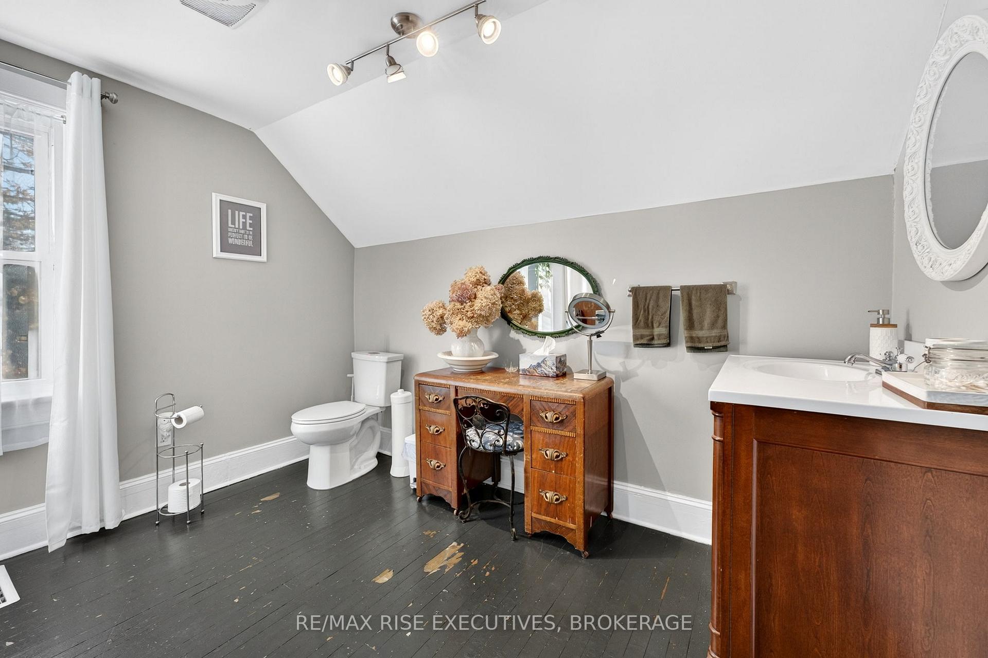 Photo 17 of 336 Queen Street, Loyalist, Bath — HOMEH