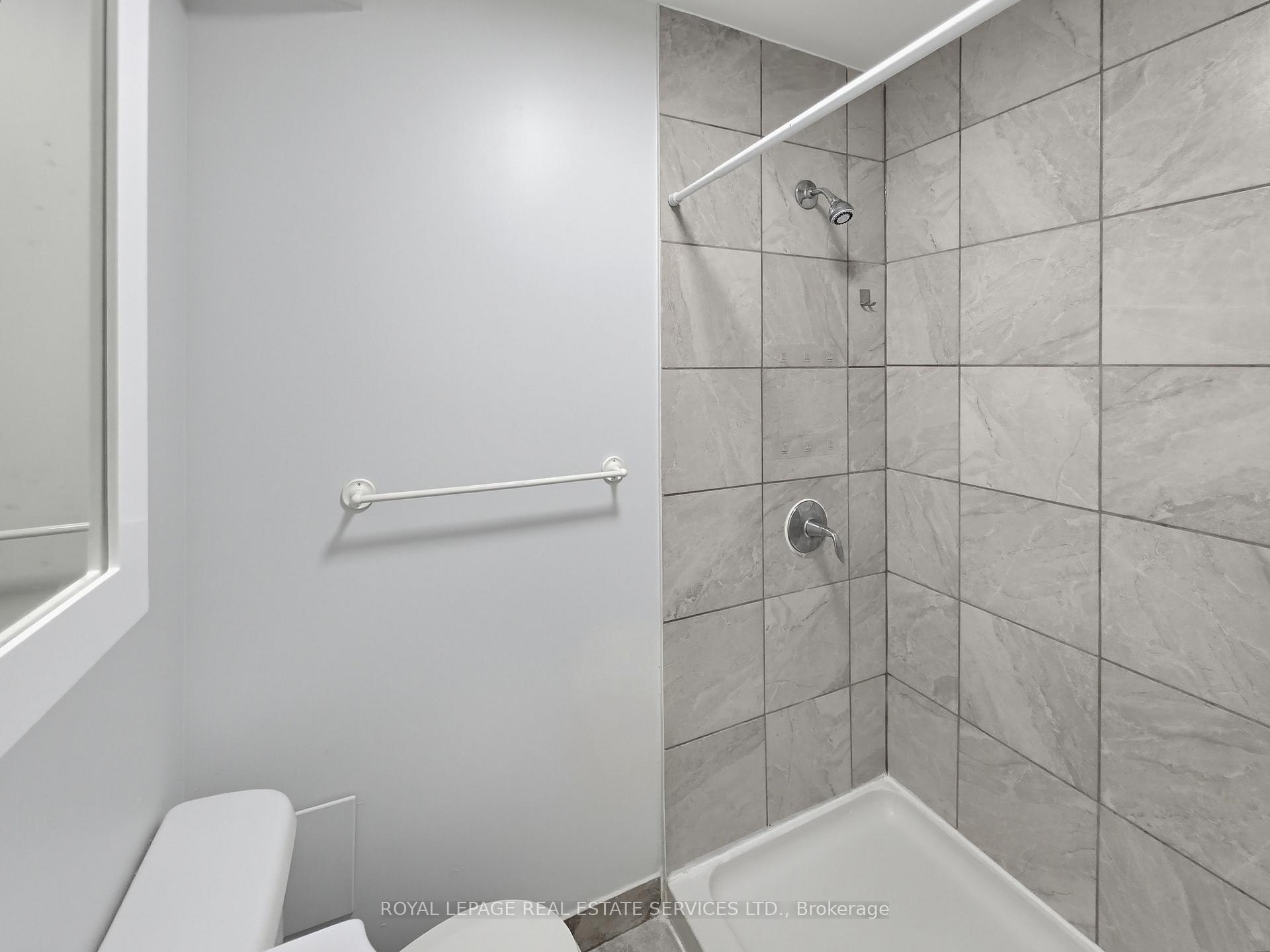 Photo 5 of Unit 6, 8 Ottawa Street N, Hamilton, Crown Point — HOMEH