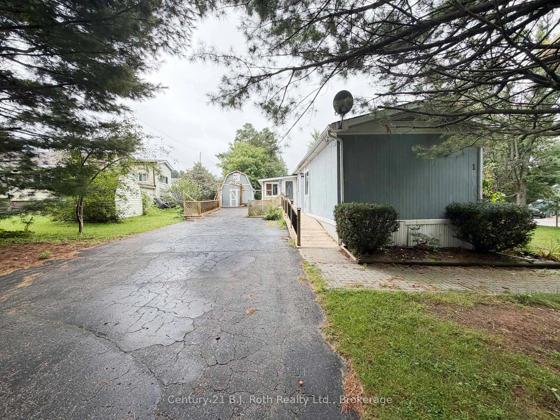Photo 3 of 1 Smiths Lane, Midland — HOMEH