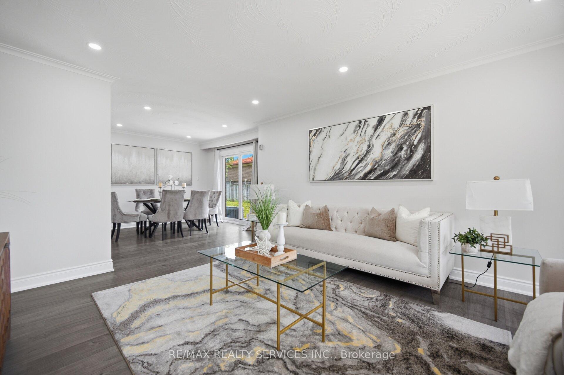 Photo 5 of 7493 Netherwood Road, Mississauga, Malton — HOMEH