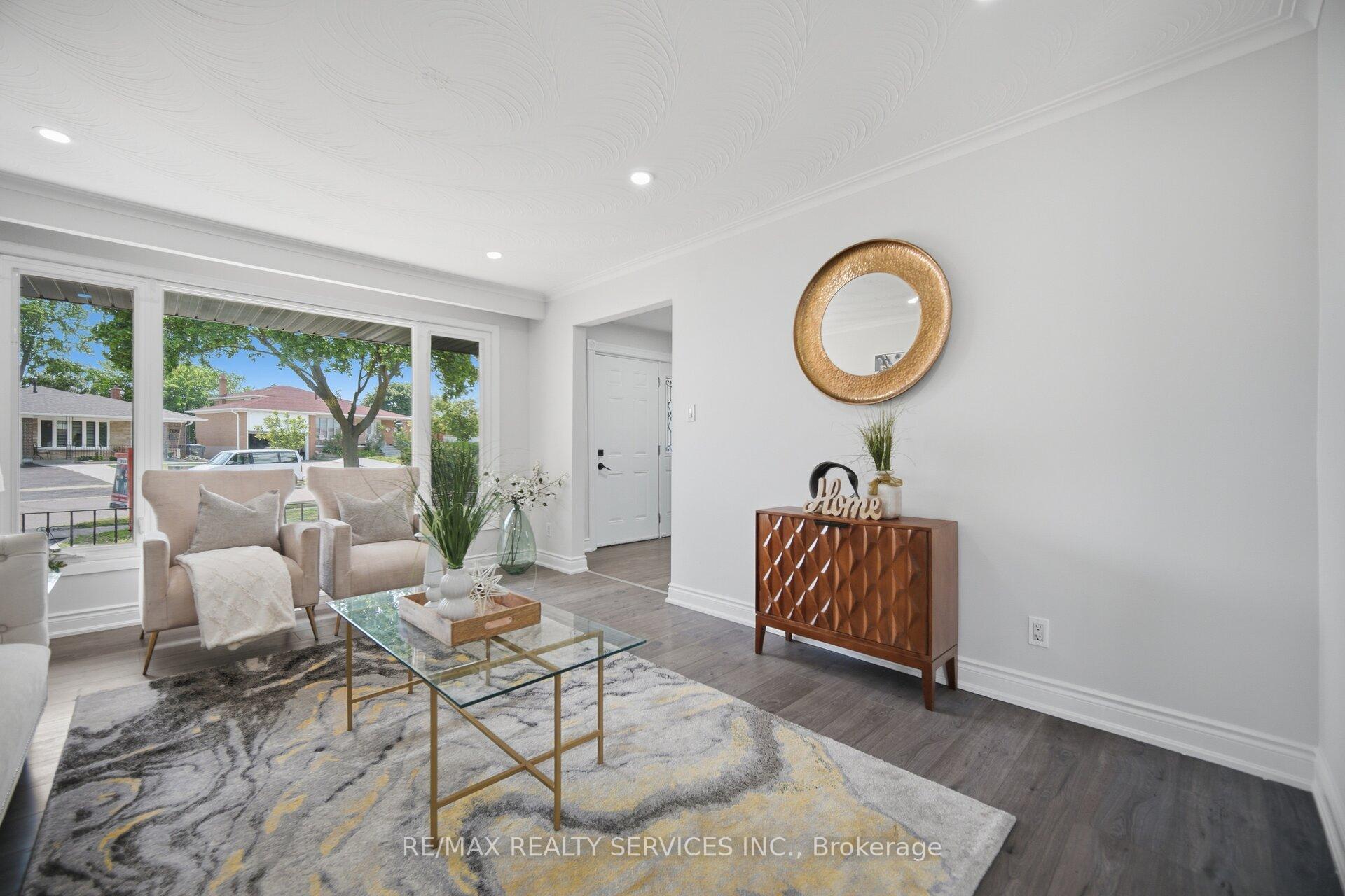 Photo 7 of 7493 Netherwood Road, Mississauga, Malton — HOMEH
