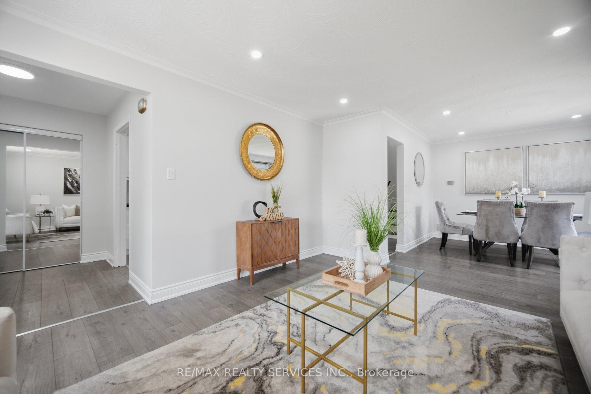 Photo 8 of 7493 Netherwood Road, Mississauga, Malton — HOMEH