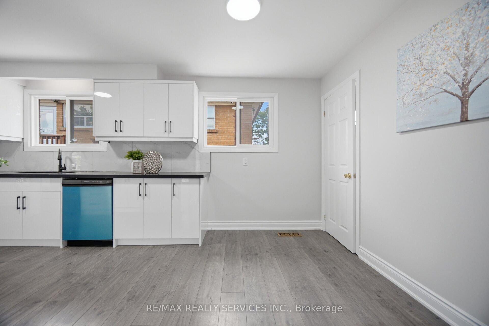Photo 17 of 7493 Netherwood Road, Mississauga, Malton — HOMEH