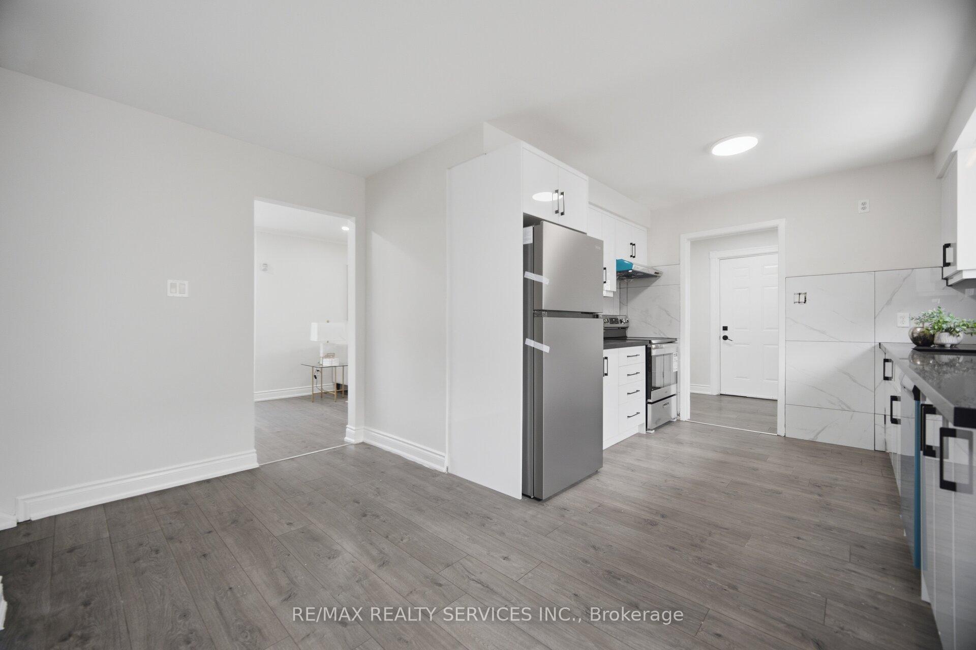 Photo 18 of 7493 Netherwood Road, Mississauga, Malton — HOMEH
