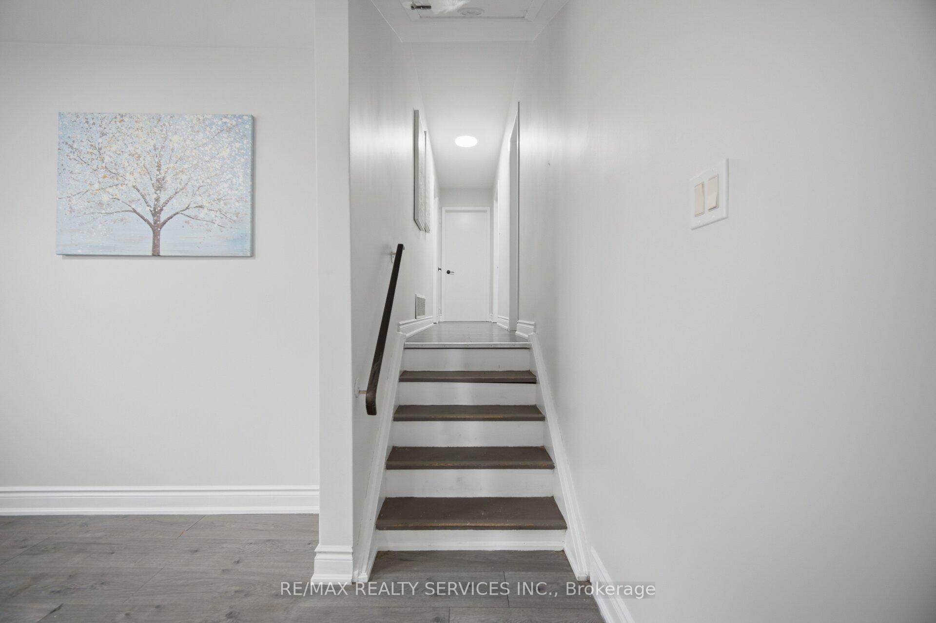 Photo 20 of 7493 Netherwood Road, Mississauga, Malton — HOMEH