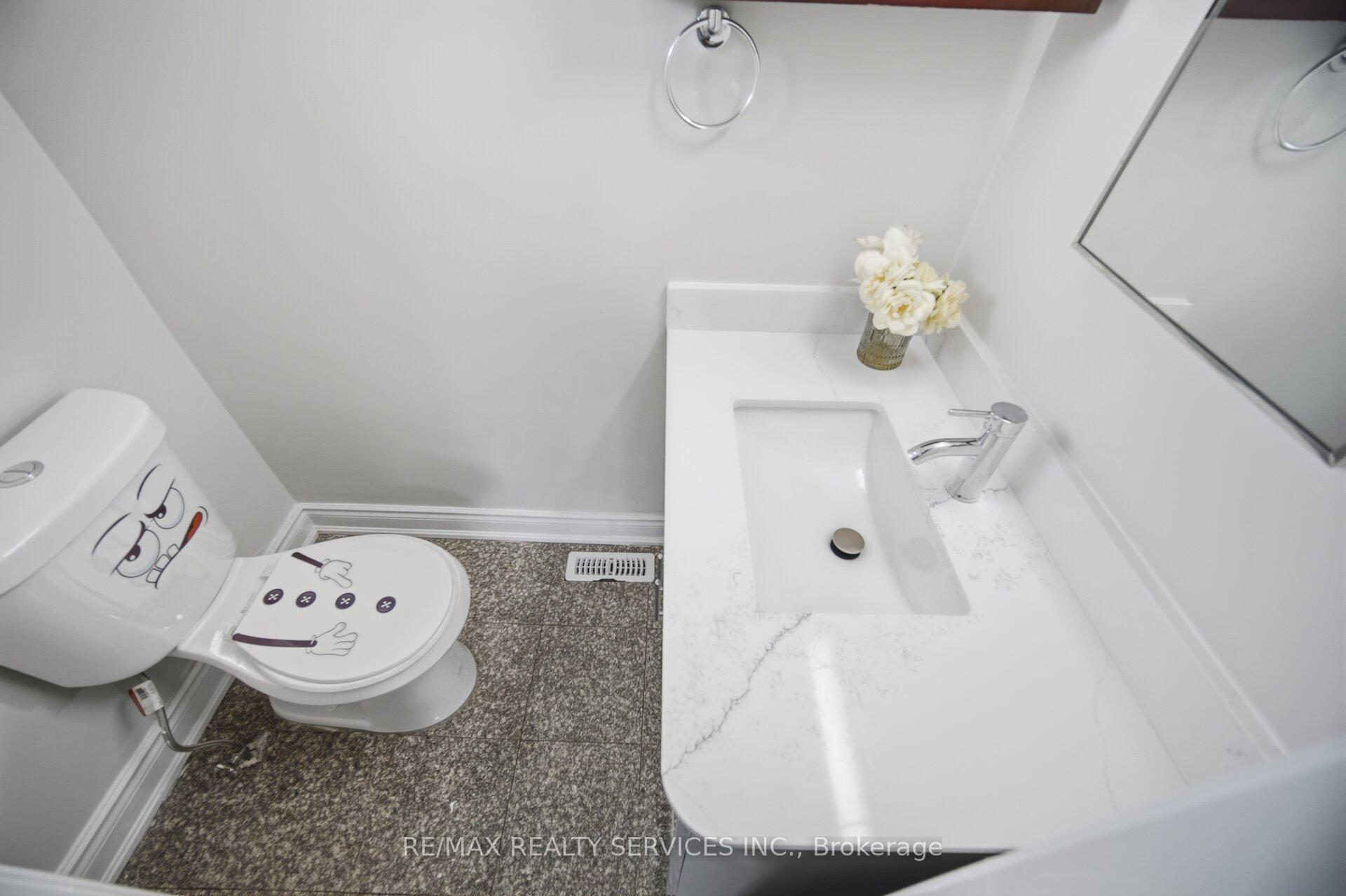 Photo 26 of 7493 Netherwood Road, Mississauga, Malton — HOMEH