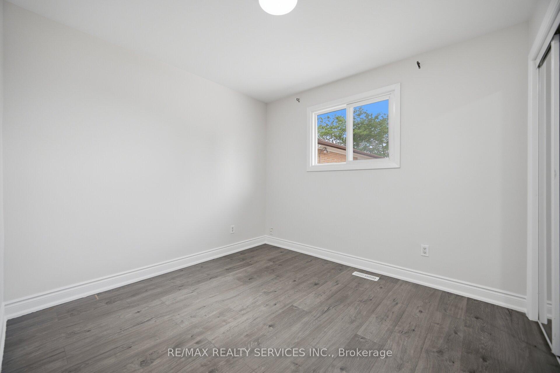 Photo 29 of 7493 Netherwood Road, Mississauga, Malton — HOMEH