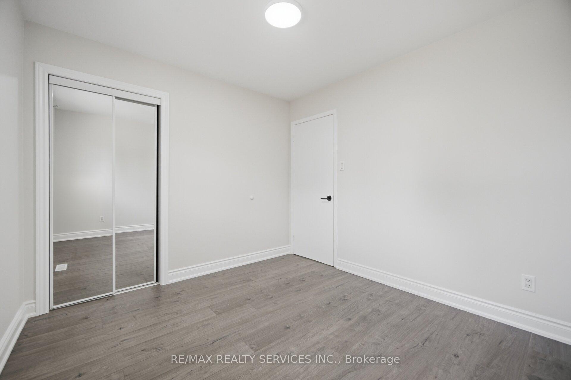 Photo 30 of 7493 Netherwood Road, Mississauga, Malton — HOMEH