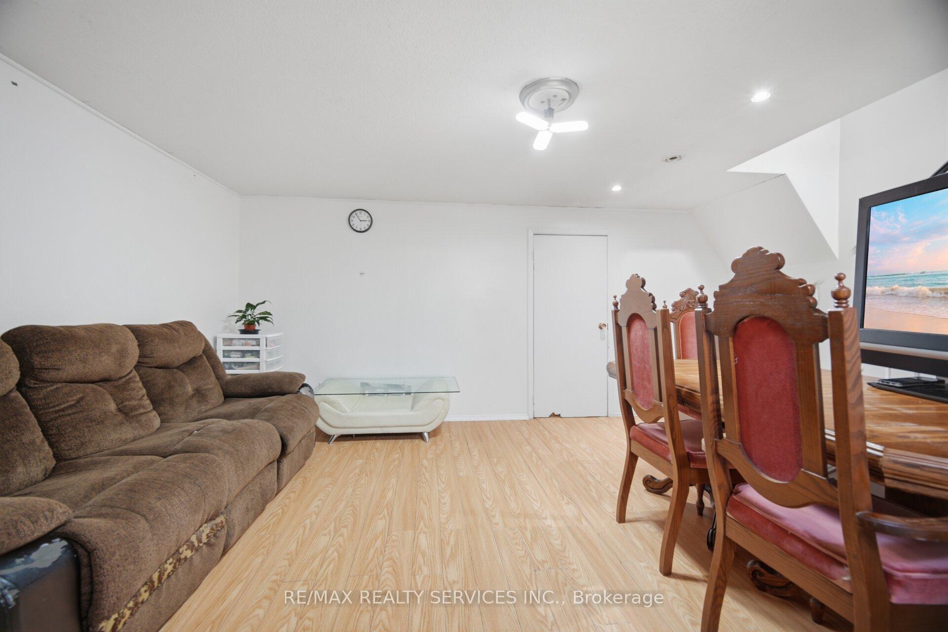 Photo 34 of 7493 Netherwood Road, Mississauga, Malton — HOMEH
