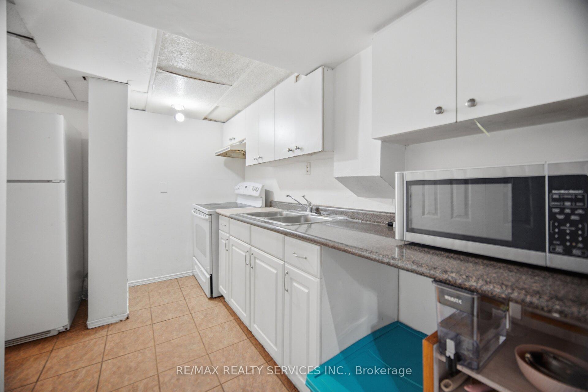 Photo 36 of 7493 Netherwood Road, Mississauga, Malton — HOMEH