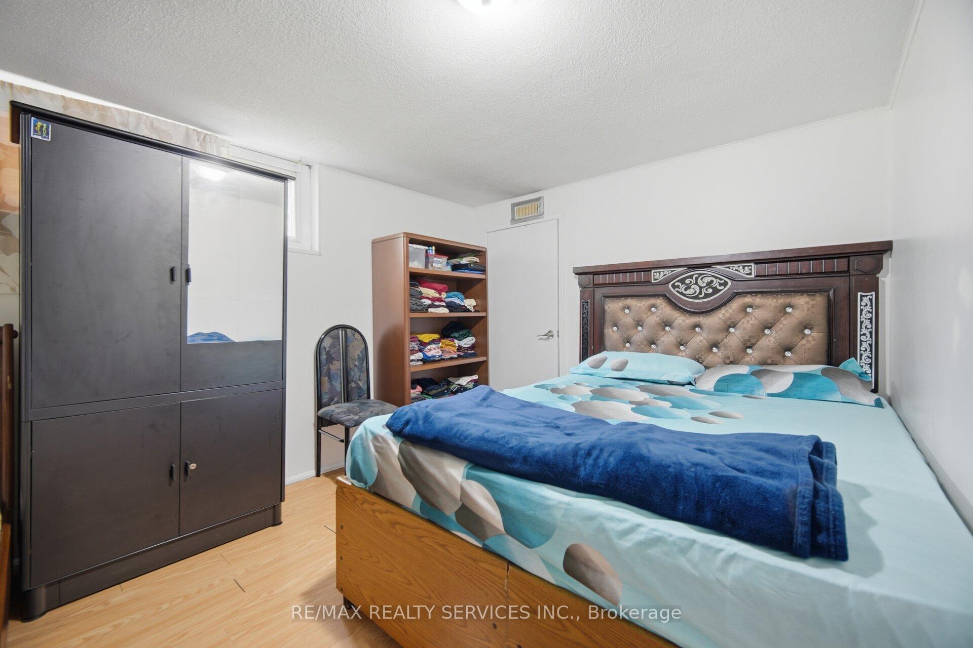 Photo 39 of 7493 Netherwood Road, Mississauga, Malton — HOMEH