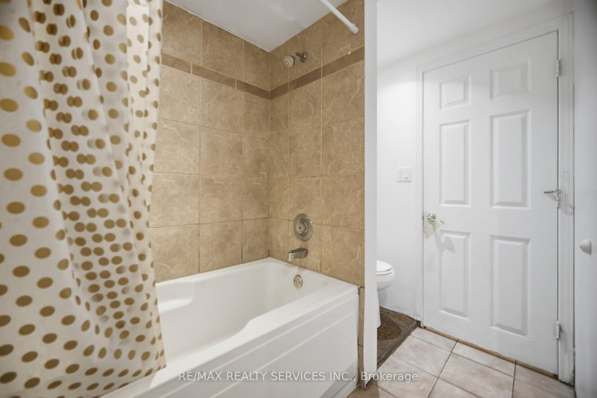 Photo 42 of 7493 Netherwood Road, Mississauga, Malton — HOMEH