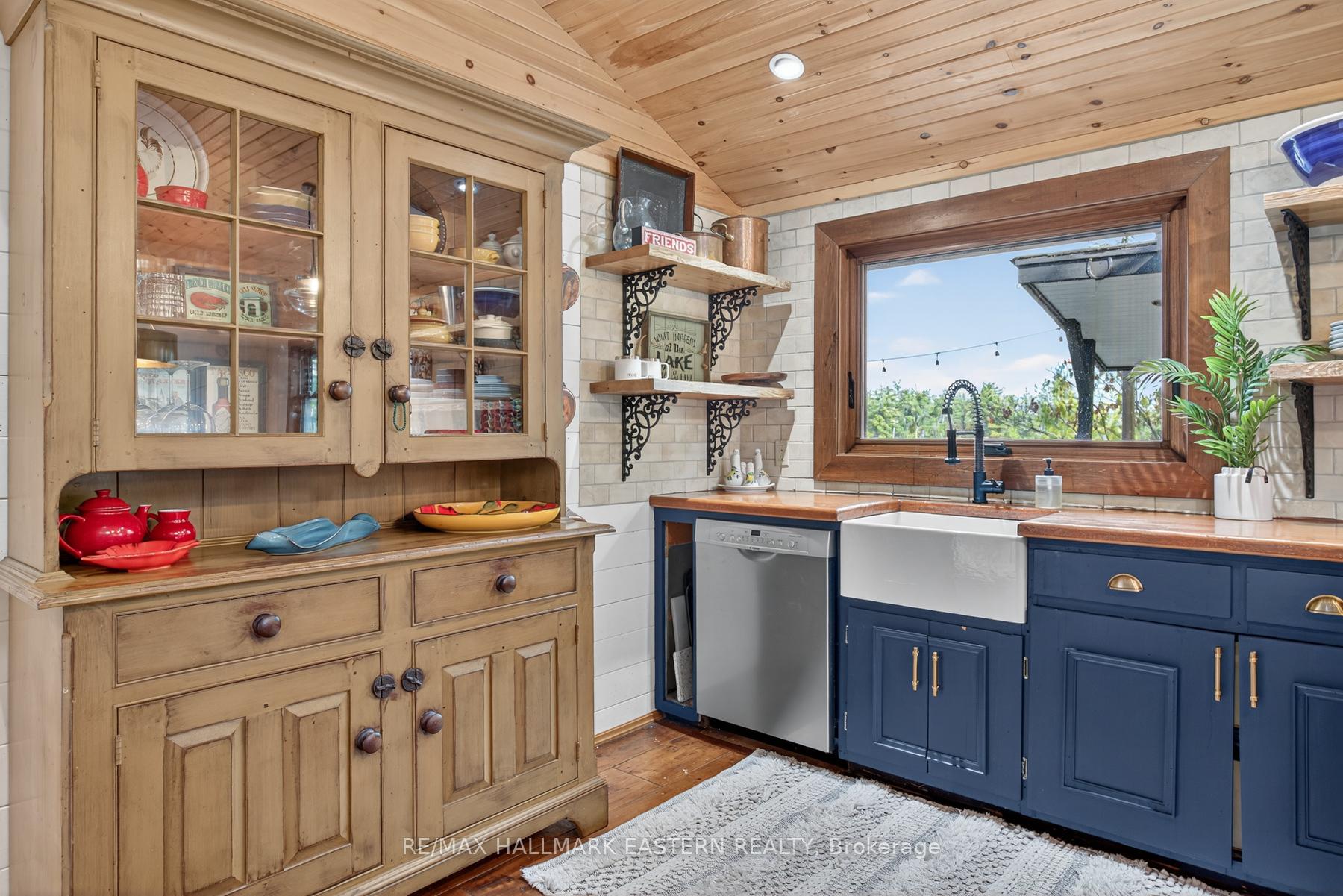 Photo 16 of 2712 Channel View Lane, Selwyn — HOMEH