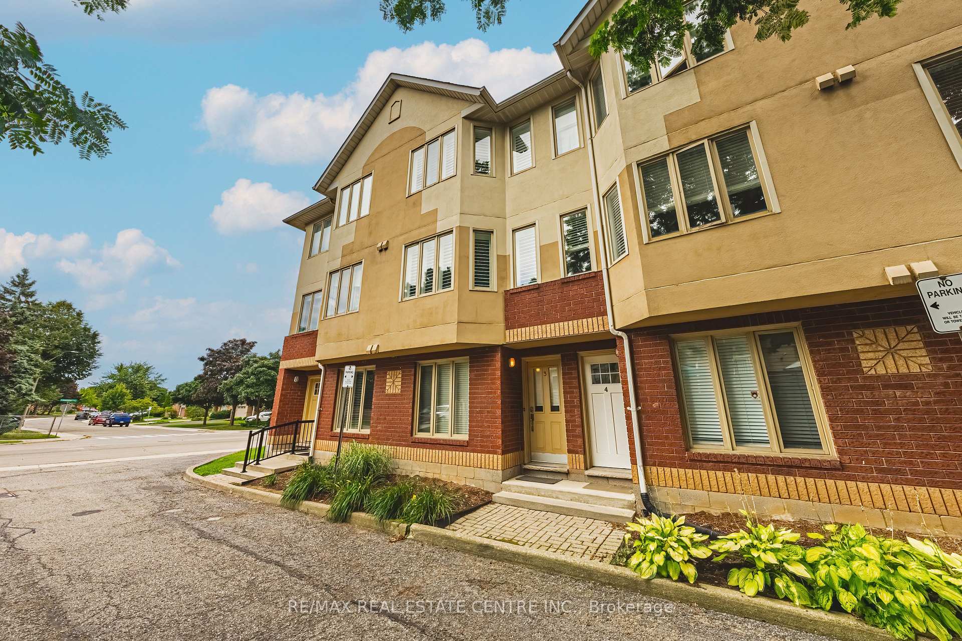 Photo of Unit 3, 266 Limeridge Road E