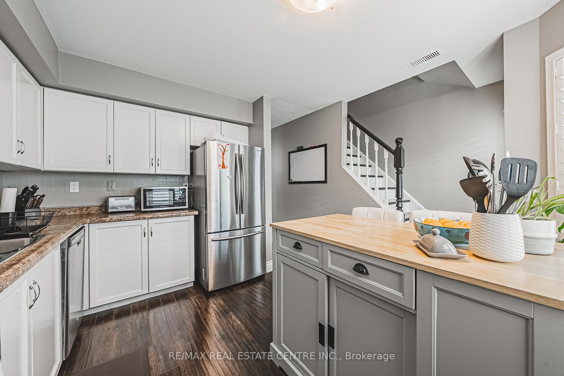 Photo 8 of Unit 3, 266 Limeridge Road E, Hamilton, Bruleville — HOMEH