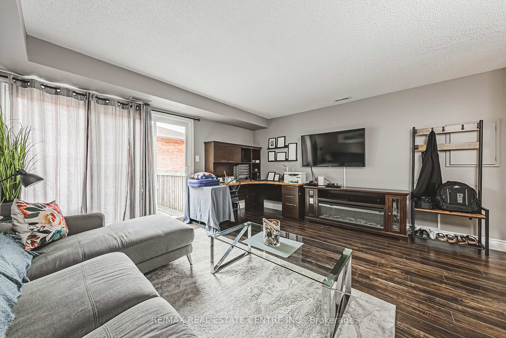 Photo 12 of Unit 3, 266 Limeridge Road E, Hamilton, Bruleville — HOMEH