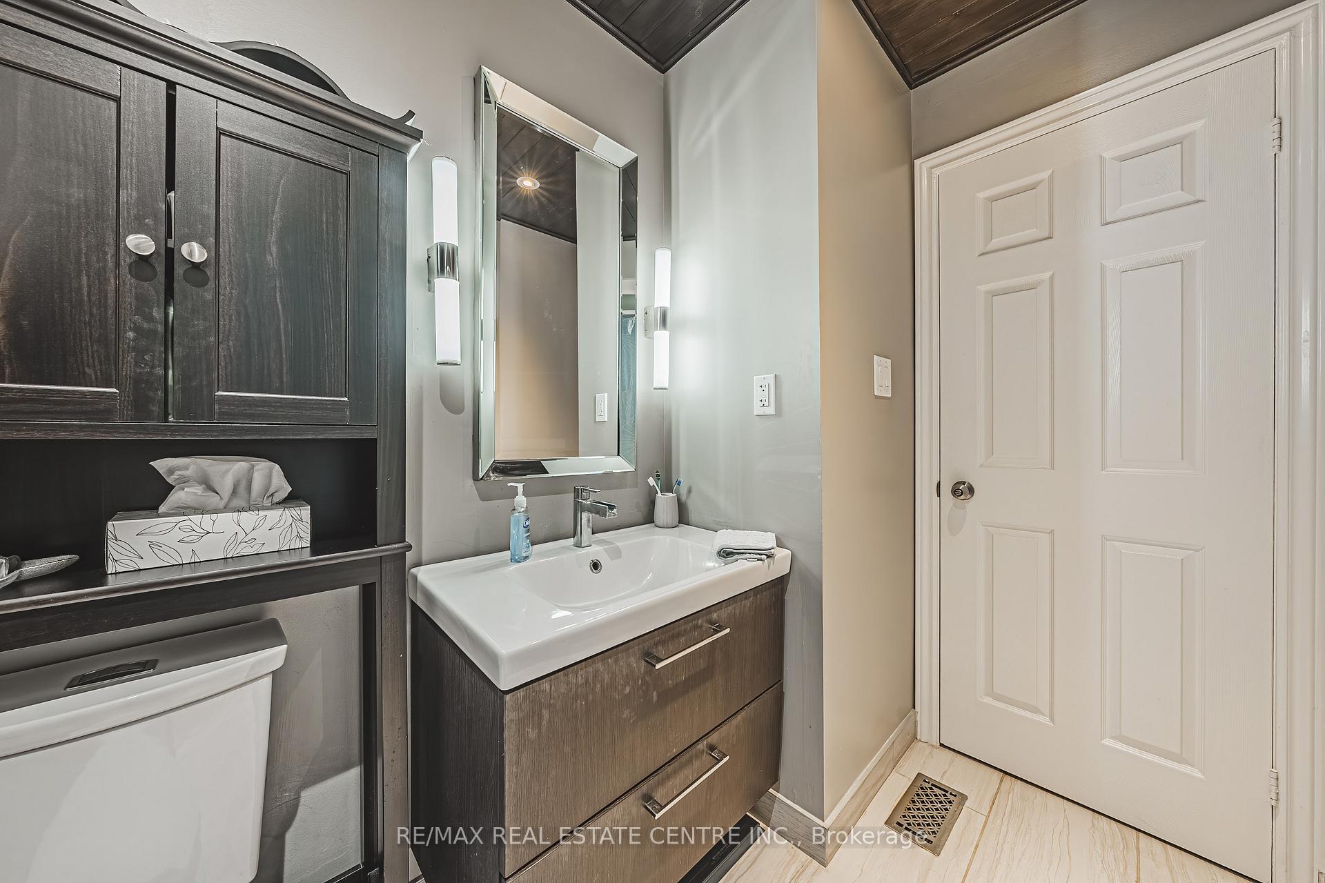 Photo 23 of Unit 3, 266 Limeridge Road E, Hamilton, Bruleville — HOMEH