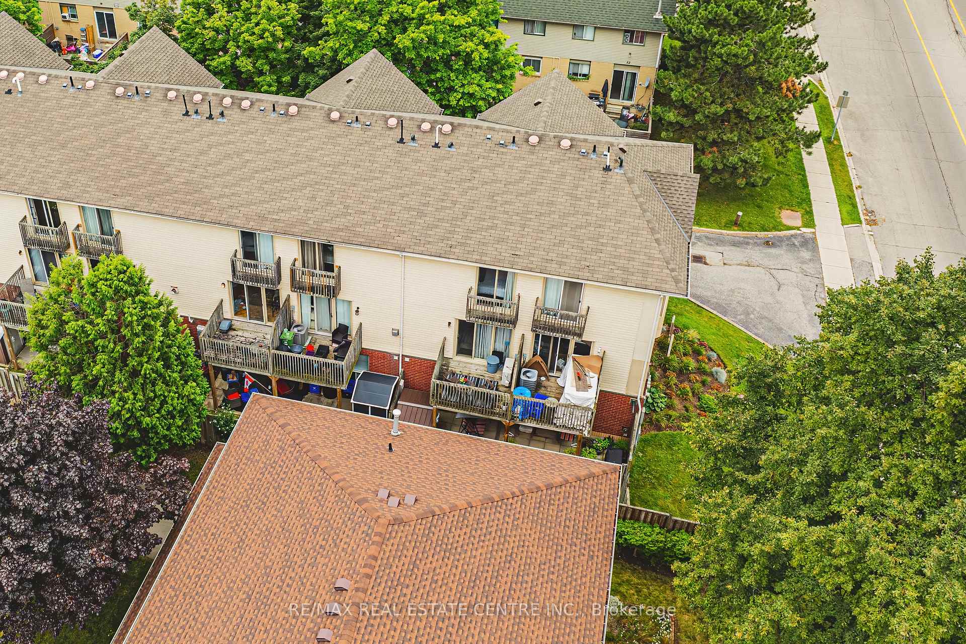 Photo 29 of Unit 3, 266 Limeridge Road E, Hamilton, Bruleville — HOMEH