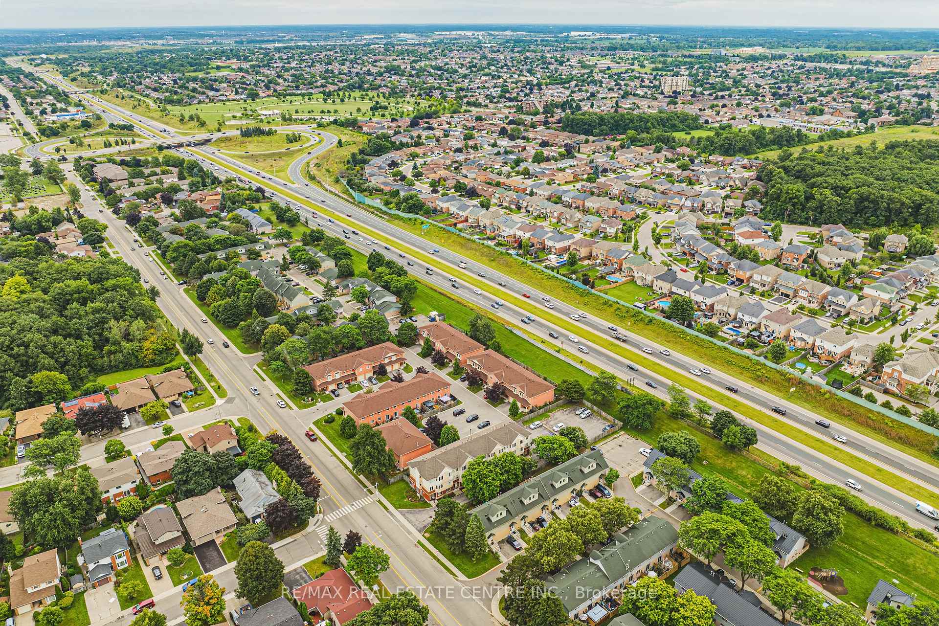 Photo 32 of Unit 3, 266 Limeridge Road E, Hamilton, Bruleville — HOMEH