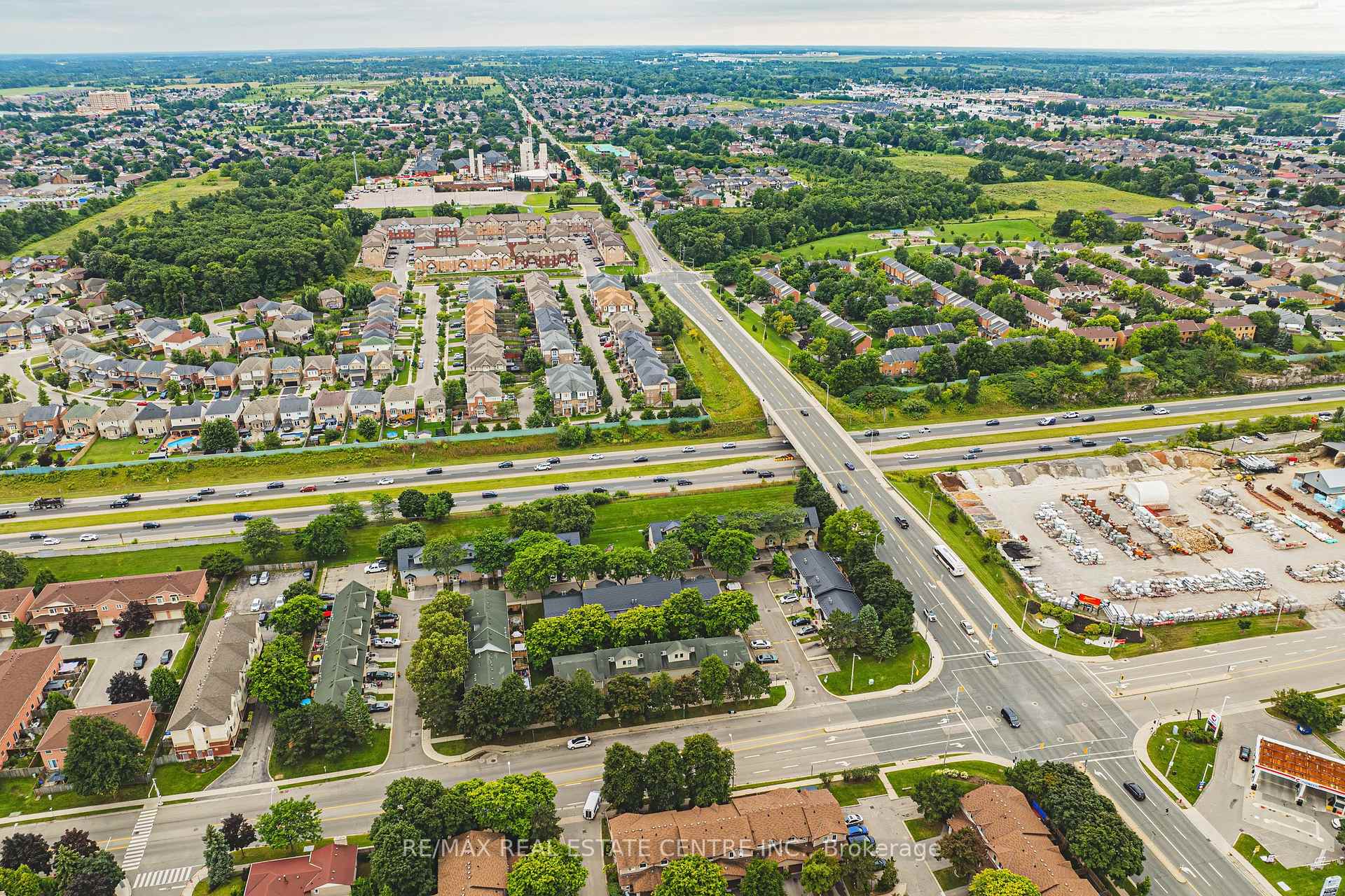 Photo 33 of Unit 3, 266 Limeridge Road E, Hamilton, Bruleville — HOMEH
