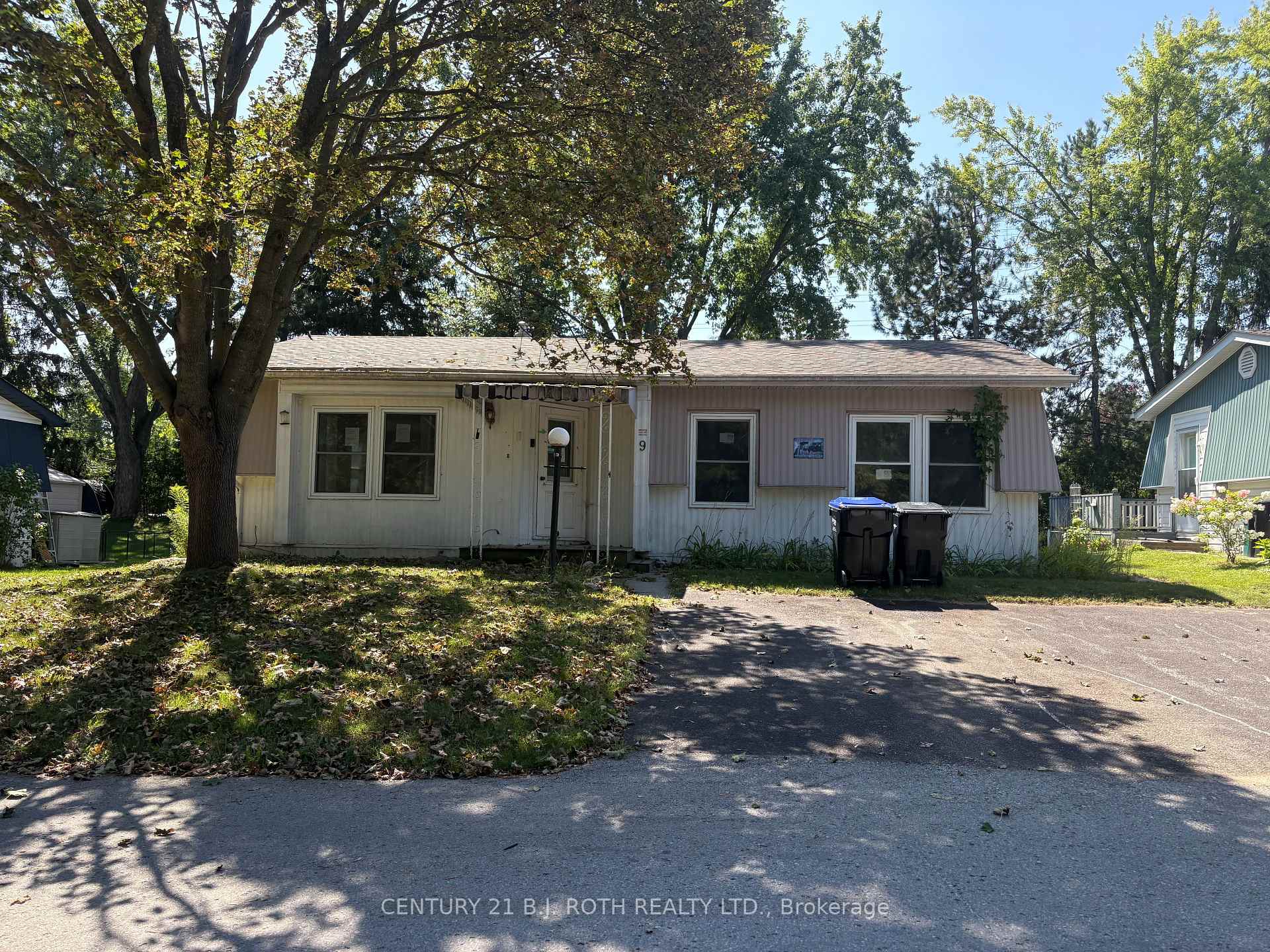 Photo 2 of 9 Cherrywood Lane, Innisfil, Rural Innisfil — HOMEH