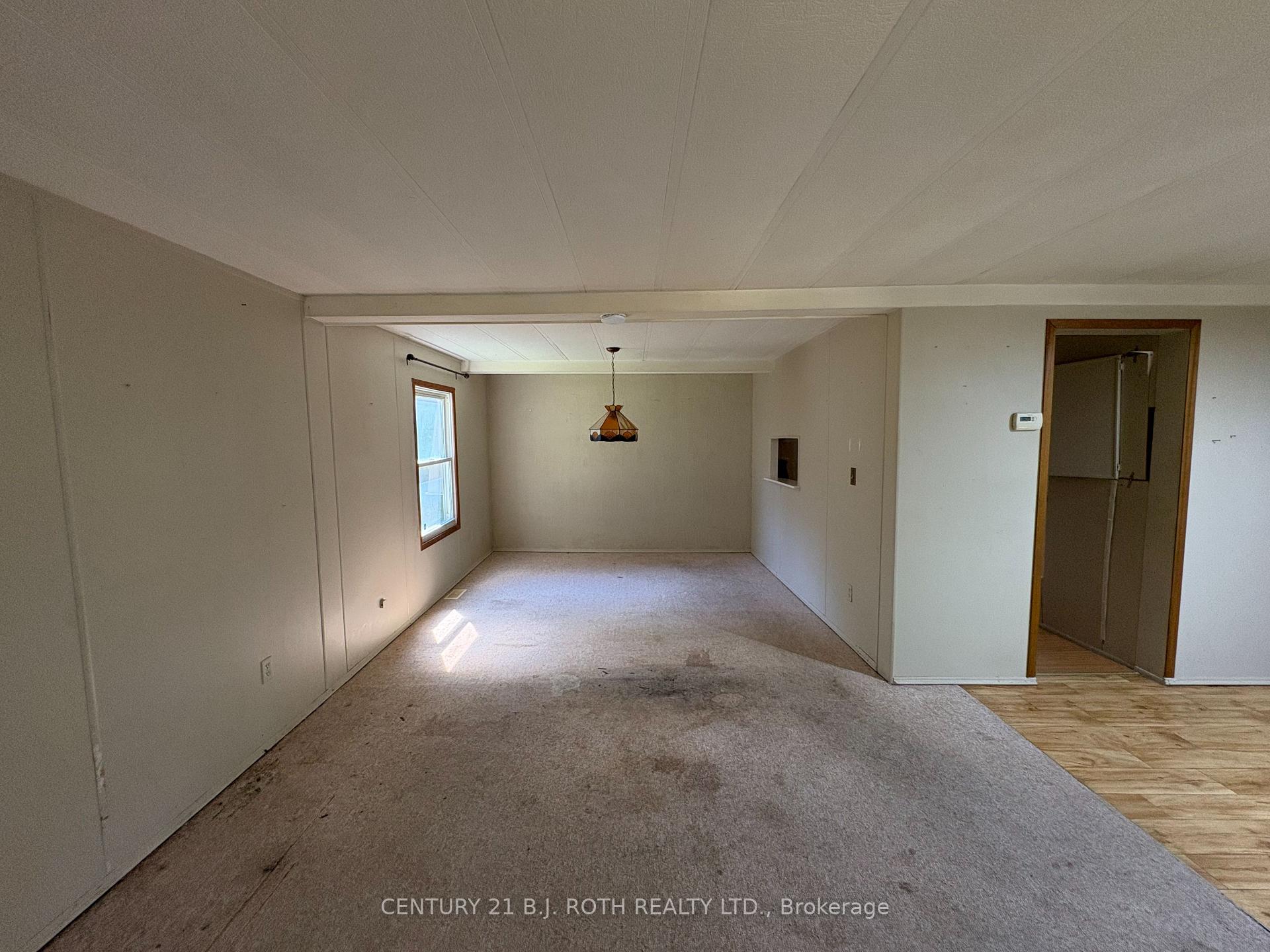 Photo 5 of 9 Cherrywood Lane, Innisfil, Rural Innisfil — HOMEH